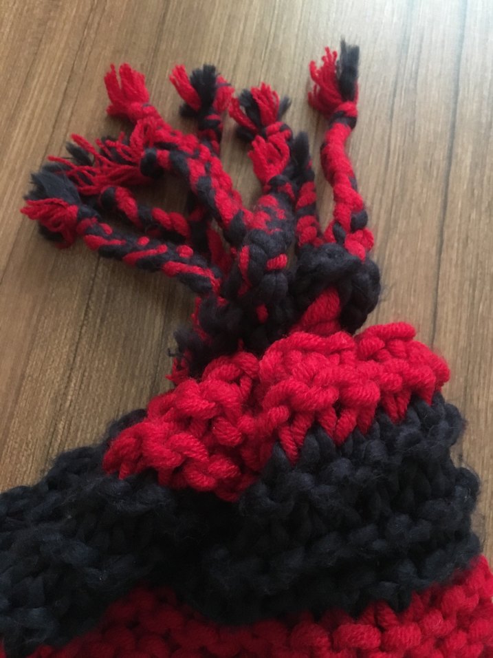 Kırmızı Siyah Çizgili Örgü Kadın Bere - Görsel 4