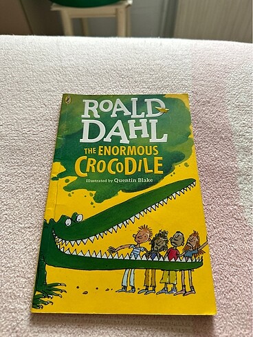 Roald dahl the enormous crocodile İngilizce hikaye kitabı