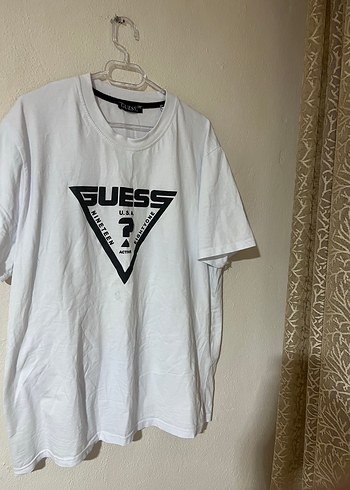 Guess Beyaz Logo Baskili Rahat Tisort