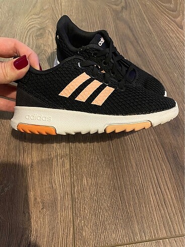 Adidas Adidas 26,5 numara sıfır ayarında spor ayakkabı