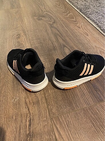 26 Beden siyah Renk Adidas 26,5 numara sıfır ayarında spor ayakkabı