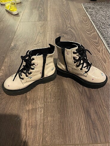 Zara Zara 28 numara fermuarlı bot