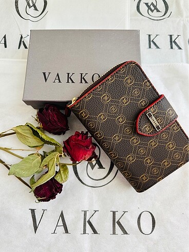 Vakko kırmızı kahve çok kartlıklı