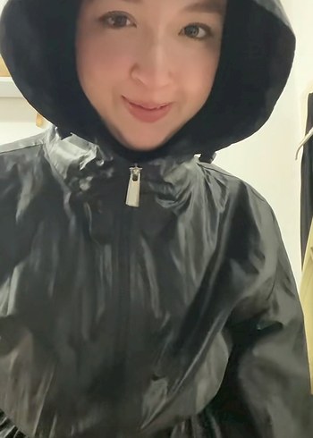 Kadın Siyah Yağmurluk - Görsel 2