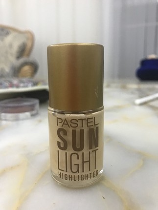 Pastel sunlight highligter