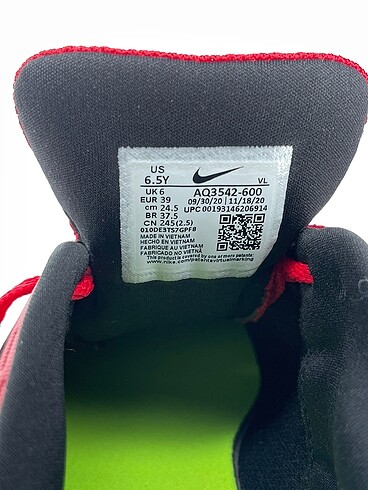 39 Beden kırmızı Renk Nike Spor Ayakkabı %70 İndirimli.