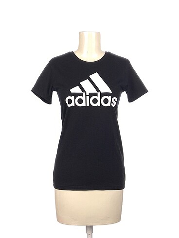 Adidas T-shirt %70 İndirimli.