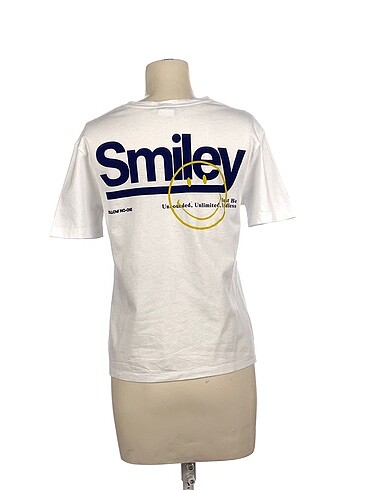 s Beden Zara T-shirt %70 İndirimli.