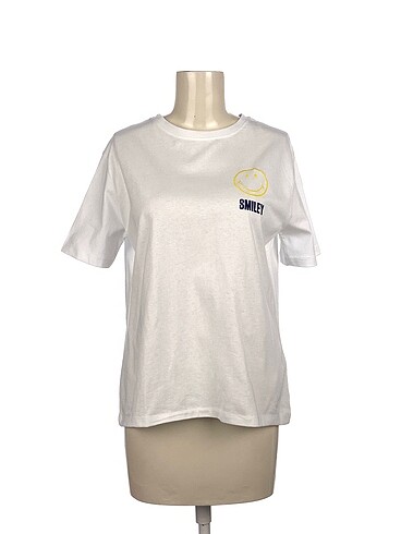 Zara T-shirt %70 İndirimli.