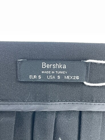 s Beden siyah Renk Bershka Mini Etek %70 İndirimli.