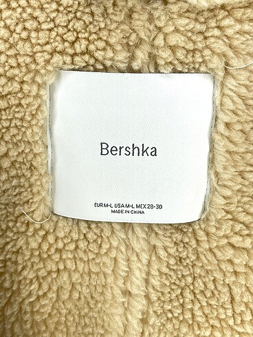 m Beden kahverengi Renk Bershka Yelek %70 İndirimli.