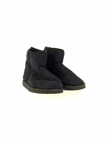 Ugg Ugg Bot %70 İndirimli.