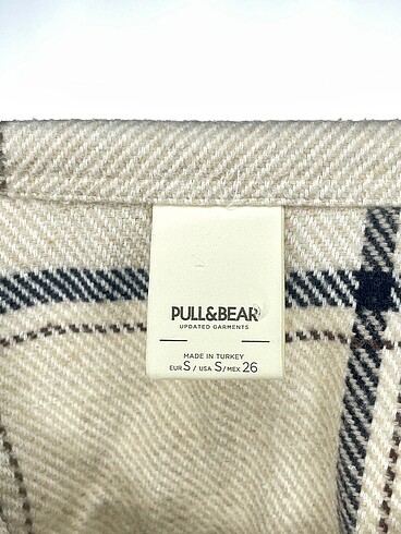 s Beden çeşitli Renk Pull and Bear Gömlek %70 İndirimli.