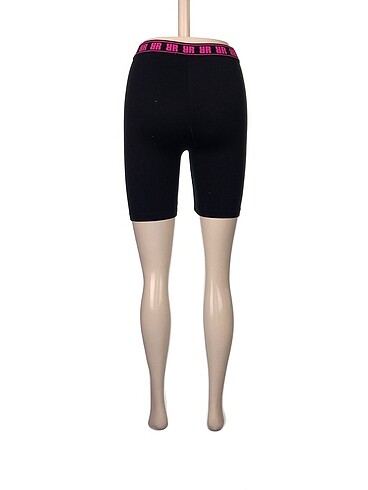 s Beden Pull and Bear Mini Şort %70 İndirimli.