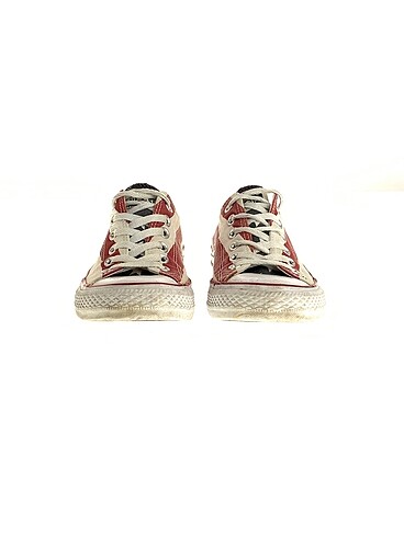 38 Beden Converse Spor Ayakkabı %70 İndirimli.