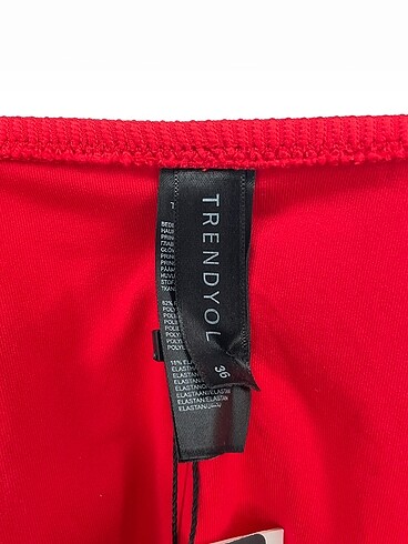 36 Beden kırmızı Renk Trendyol & Milla Bikini %70 İndirimli.