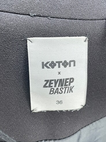 36 Beden siyah Renk Koton Blazer %70 İndirimli.