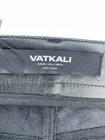 38 Beden siyah Renk Vintage Love Düz Kesim %70 İndirimli.