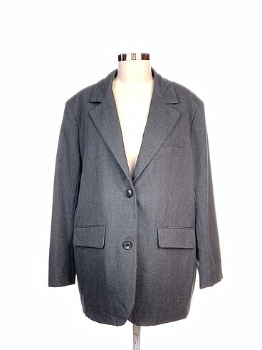 Bershka Blazer %70 İndirimli.