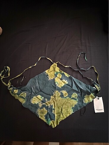 l Beden Pull & Bear Halter Yaka Üçgen Top