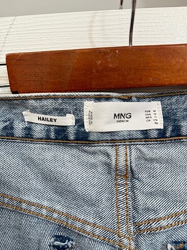 44 Beden mavi Renk Mango Açık Mavi Paçaları Dikişsiz Şort