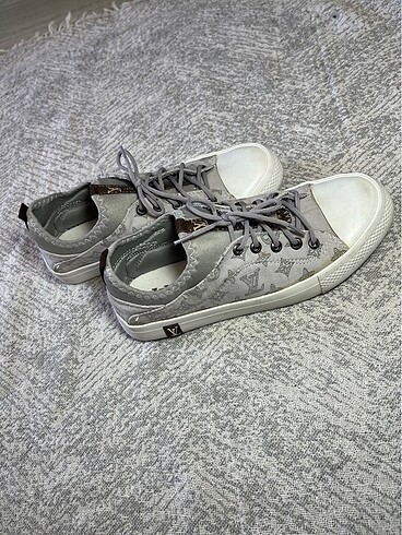 Louis Vuitton Louis vuitton sneaker