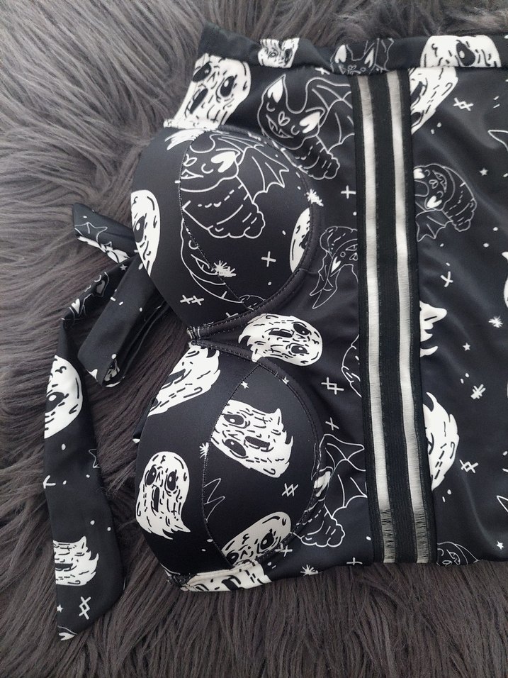 BOO Siyah Gotik Desenli Kadın Mayo - Görsel 5