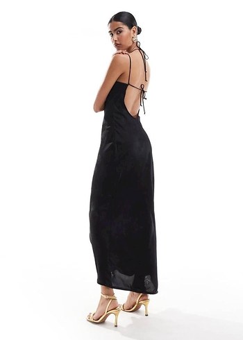 Bershka Saten Siyah Cicekli Uzun Elbise