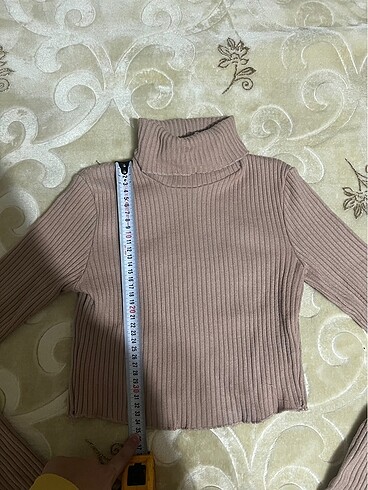BERSHKA crop boğazlı kazak