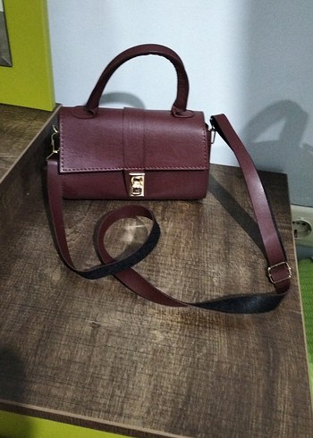 Bordo Kadın Deri Tokalı Çanta - Görsel 4