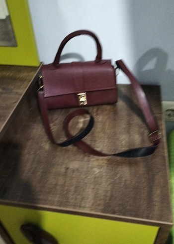 Bordo Kadın Deri Tokalı Çanta - Görsel 3