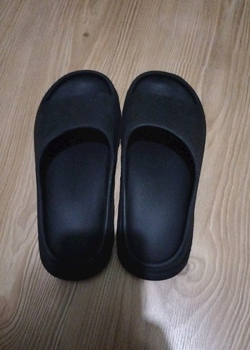 Kadın Siyah Minimalist Terlik - Görsel 3