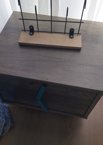 Diğer Kahverengi ahşap ve metal askılık
