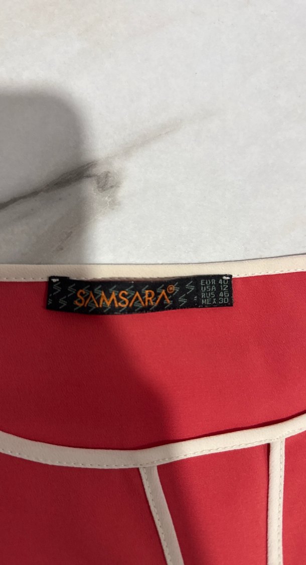 Desenli V Yakalı Kadın Bluz - Görsel 2