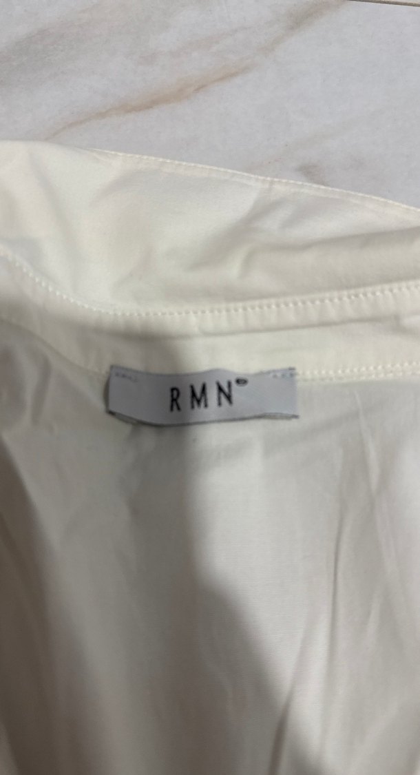 Düğmeli Kısa Kollu Keten Beyaz Bluz - Görsel 2