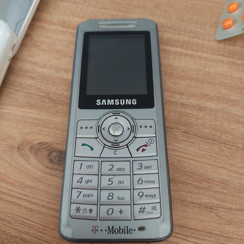 Samsung T-Mobile Gri Beyaz Telefon tuşlu - Görsel 4