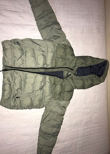 ZARA ERKEK COCUK MONTU AZ KULLANILMIŞ 5 6 YAŞ ARASİ 