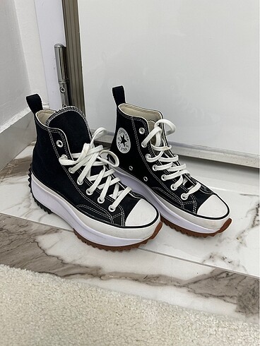 Converse run star hike