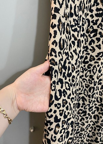 Kolsuz Leopar Desenli Uzun Elbise - Görsel 5