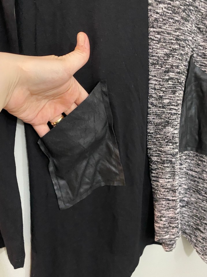 Yarım Balıkçı Yaka Siyah Desenli Uzun Tunik - Görsel 3