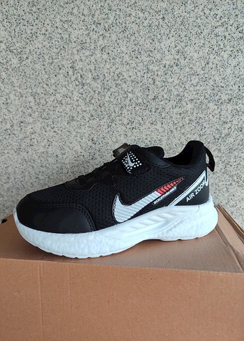 Nike Erkek Çocuk Siyah Elastik Bağcıklı Spor Ayakkabı