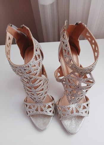 Bej Süet Yılan Desenli Topuklu Kadın Ayakkabı - Görsel 2