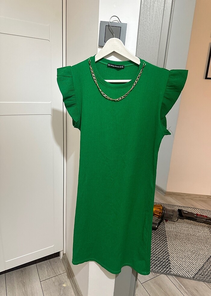 Yeşil elbise - Görsel 2