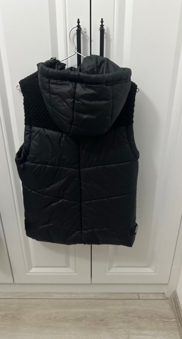 Fermuarlı Siyah Kapüşonlu Kadın Yelek KOTON - Görsel 2