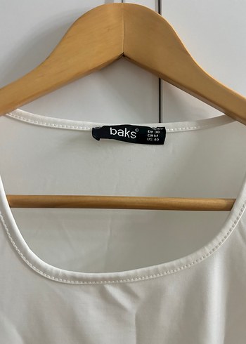 Beyaz Kısa Kollu Crop Top - Görsel 3