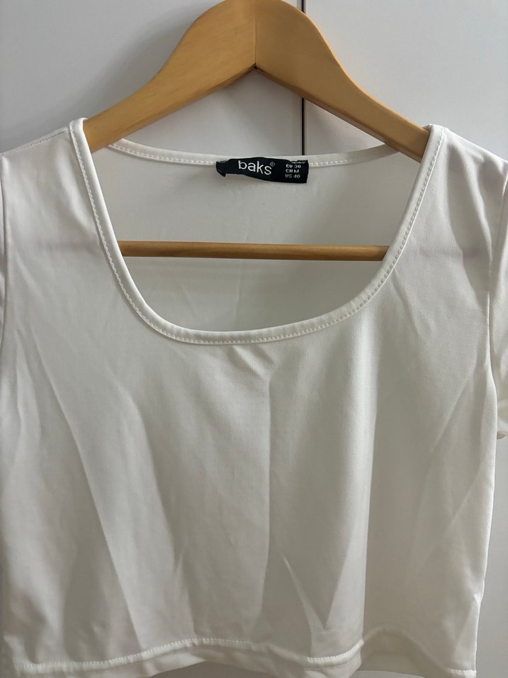 Beyaz Kısa Kollu Crop Top - Görsel 2