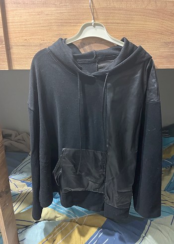 Siyah deri Detaylı Kadın Sweatshirt 55/60 - Görsel 2