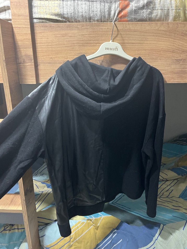 Siyah deri Detaylı Kadın Sweatshirt 55/60 - Görsel 4