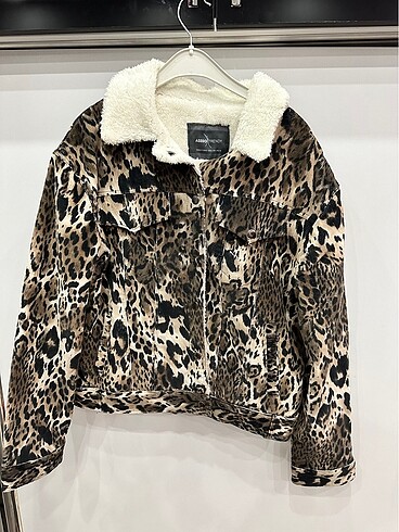 Leopar desenli mont