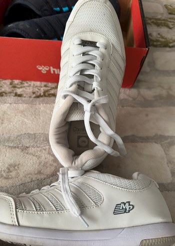 Beyaz Bağcıklı Spor Ayakkabı - Görsel 3